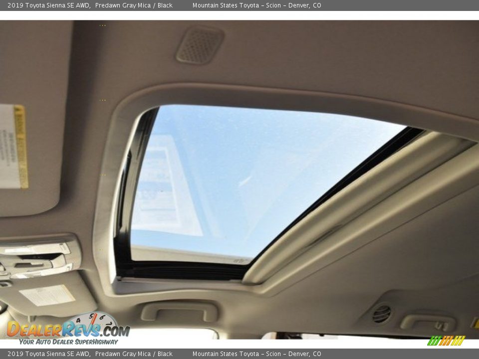 2019 Toyota Sienna SE AWD Predawn Gray Mica / Black Photo #9