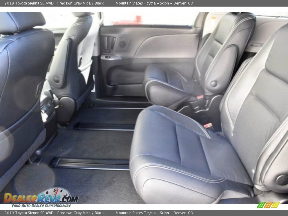 2019 Toyota Sienna SE AWD Predawn Gray Mica / Black Photo #15