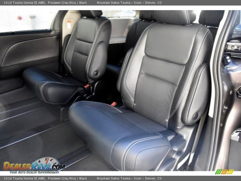 2019 Toyota Sienna SE AWD Predawn Gray Mica / Black Photo #16