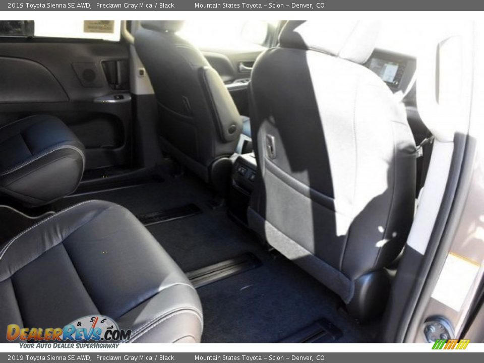 2019 Toyota Sienna SE AWD Predawn Gray Mica / Black Photo #17