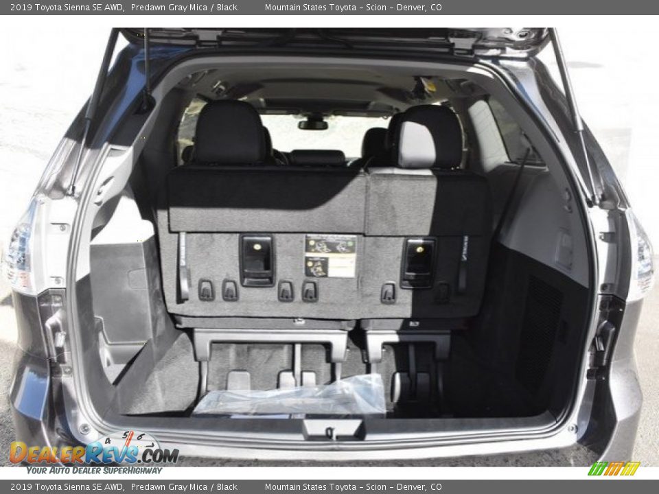 2019 Toyota Sienna SE AWD Predawn Gray Mica / Black Photo #32