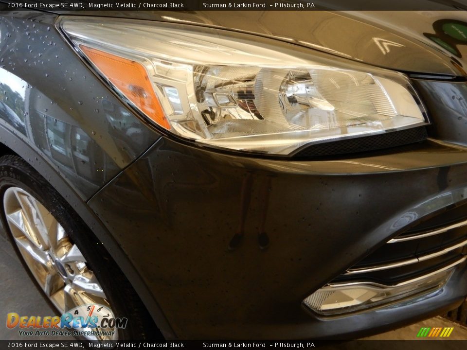2016 Ford Escape SE 4WD Magnetic Metallic / Charcoal Black Photo #2