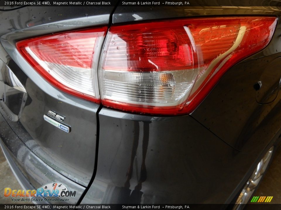 2016 Ford Escape SE 4WD Magnetic Metallic / Charcoal Black Photo #5