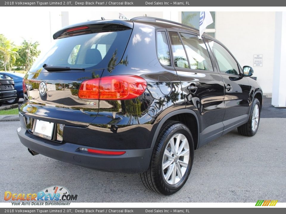 2018 Volkswagen Tiguan Limited 2.0T Deep Black Pearl / Charcoal Black Photo #10