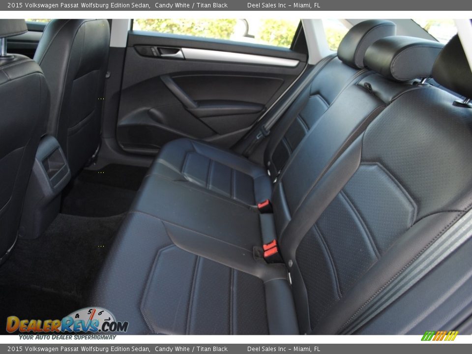 2015 Volkswagen Passat Wolfsburg Edition Sedan Candy White / Titan Black Photo #11