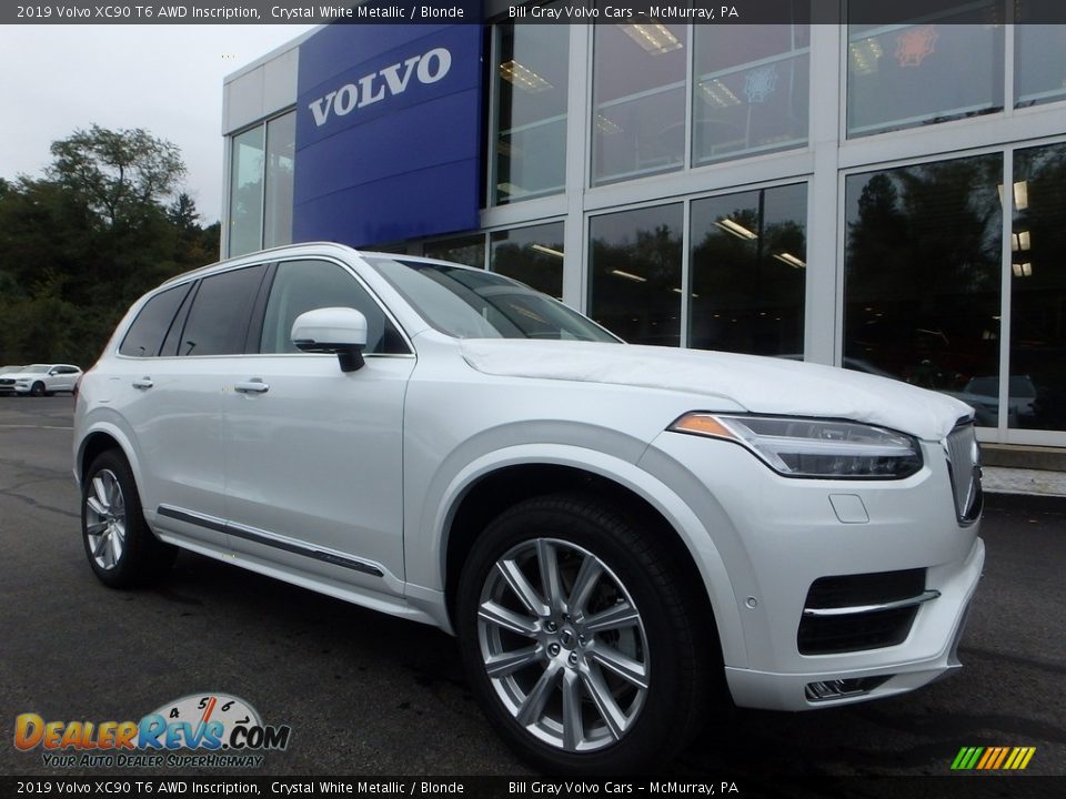 Front 3/4 View of 2019 Volvo XC90 T6 AWD Inscription Photo #1