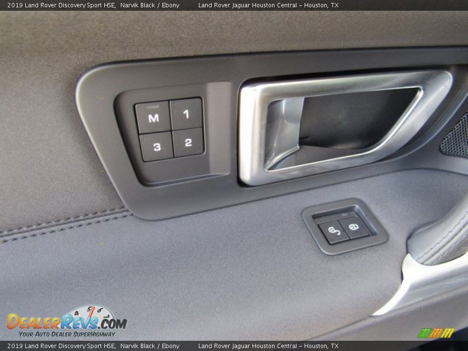 Controls of 2019 Land Rover Discovery Sport HSE Photo #25