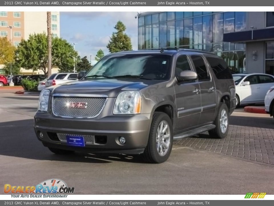 2013 GMC Yukon XL Denali AWD Champagne Silver Metallic / Cocoa/Light Cashmere Photo #3