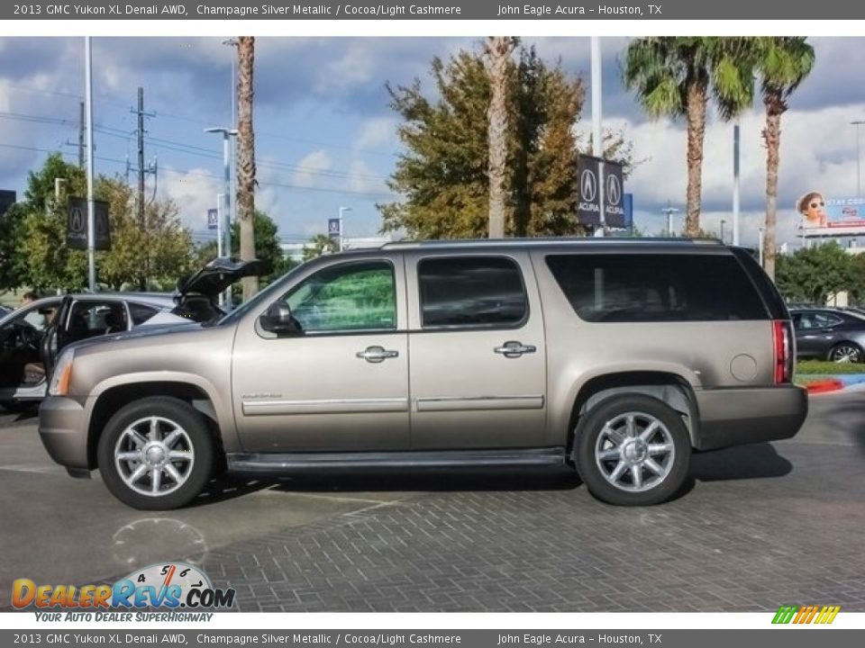 2013 GMC Yukon XL Denali AWD Champagne Silver Metallic / Cocoa/Light Cashmere Photo #4