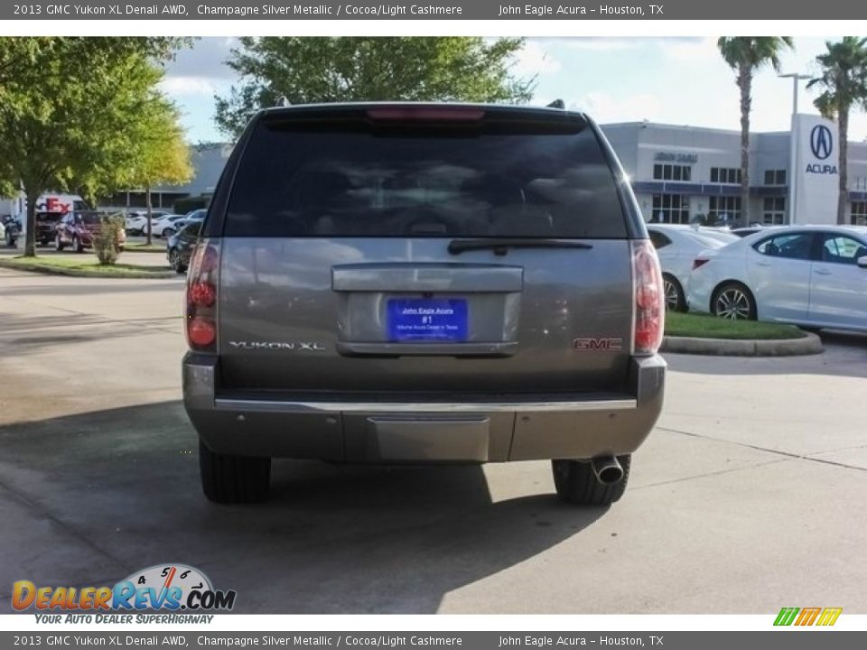 2013 GMC Yukon XL Denali AWD Champagne Silver Metallic / Cocoa/Light Cashmere Photo #6
