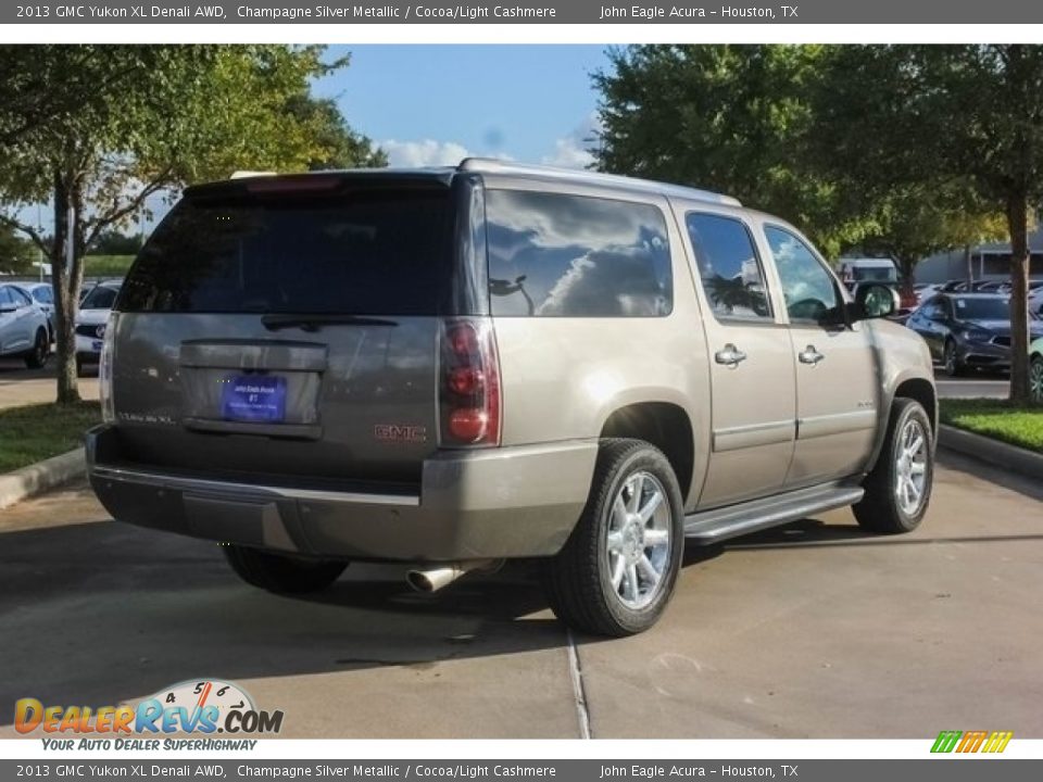 2013 GMC Yukon XL Denali AWD Champagne Silver Metallic / Cocoa/Light Cashmere Photo #7