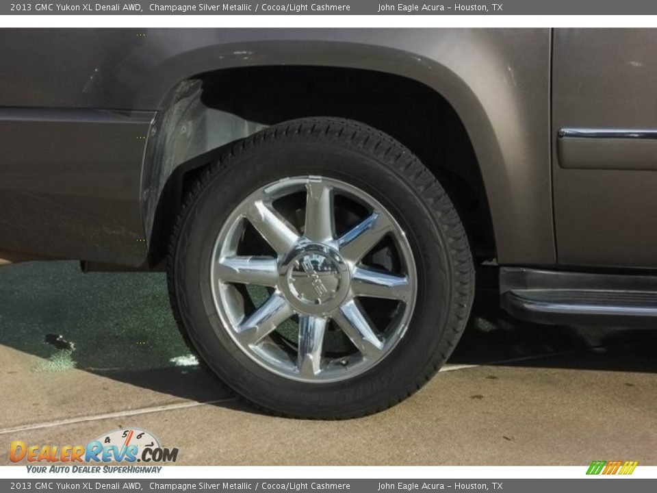 2013 GMC Yukon XL Denali AWD Champagne Silver Metallic / Cocoa/Light Cashmere Photo #10