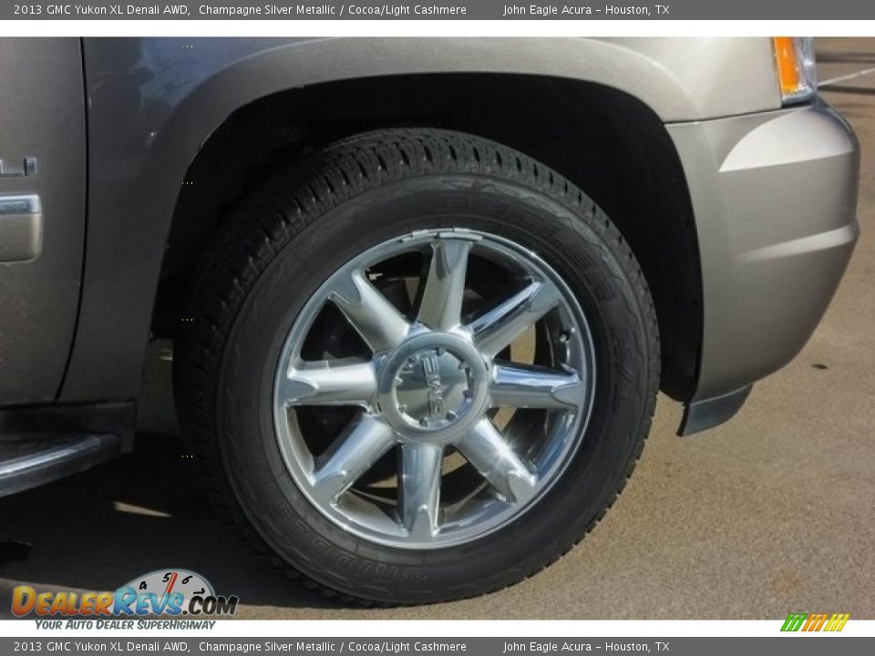2013 GMC Yukon XL Denali AWD Champagne Silver Metallic / Cocoa/Light Cashmere Photo #11