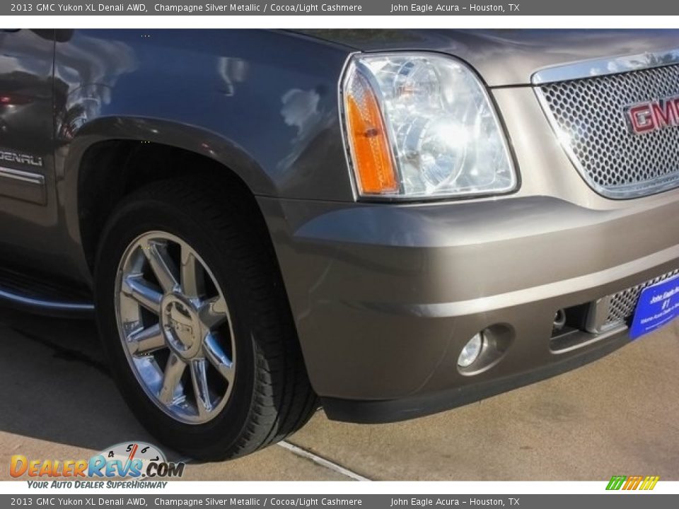 2013 GMC Yukon XL Denali AWD Champagne Silver Metallic / Cocoa/Light Cashmere Photo #12