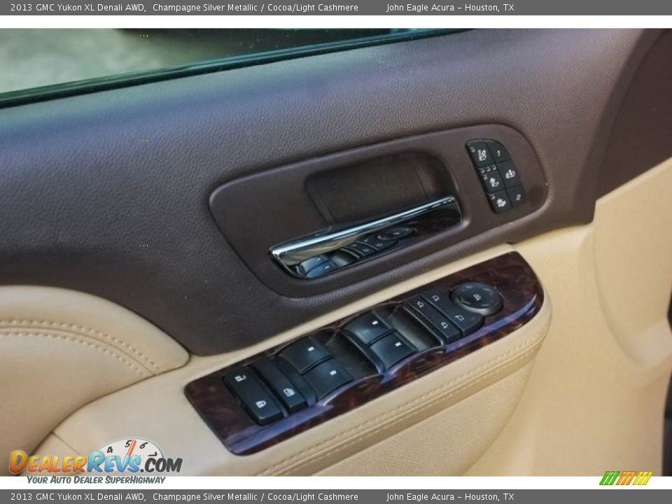 2013 GMC Yukon XL Denali AWD Champagne Silver Metallic / Cocoa/Light Cashmere Photo #15