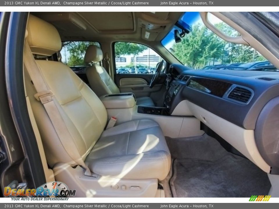 2013 GMC Yukon XL Denali AWD Champagne Silver Metallic / Cocoa/Light Cashmere Photo #22