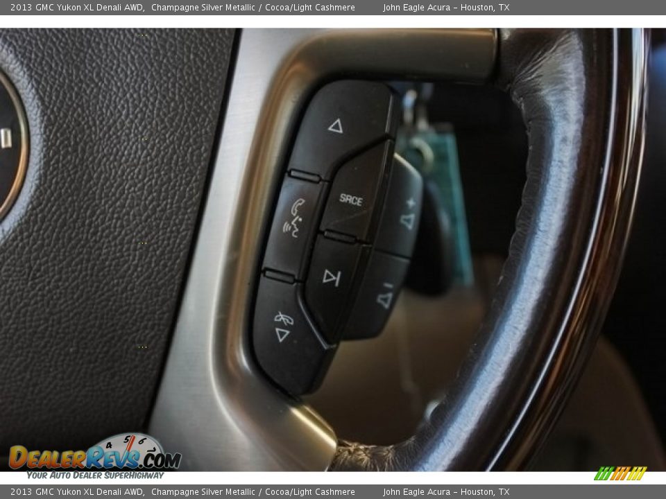 2013 GMC Yukon XL Denali AWD Champagne Silver Metallic / Cocoa/Light Cashmere Photo #33