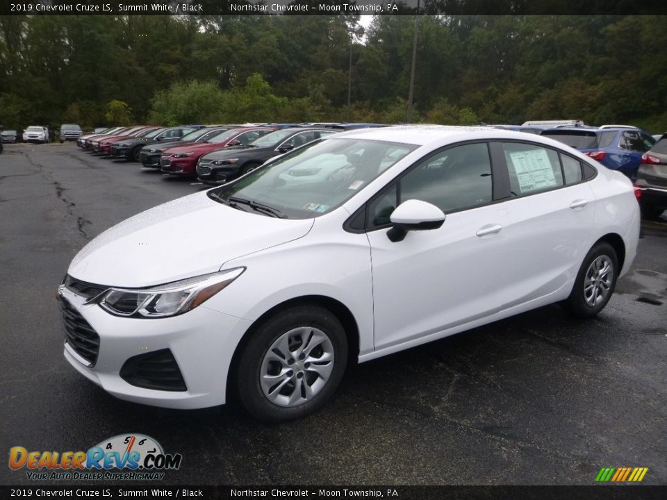 Front 3/4 View of 2019 Chevrolet Cruze LS Photo #1