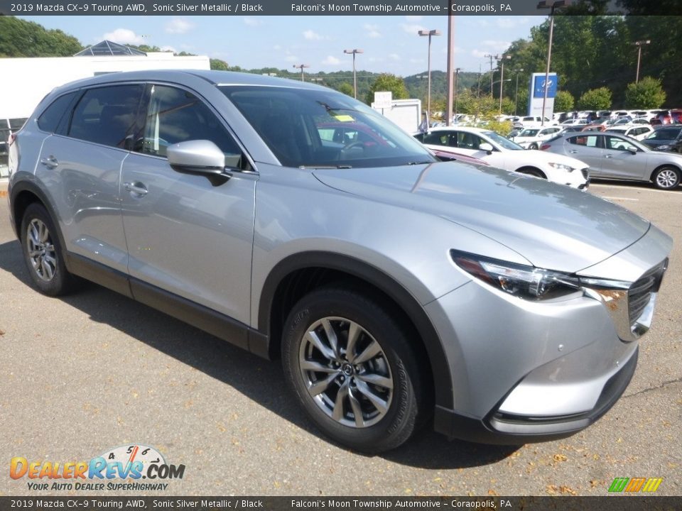 Front 3/4 View of 2019 Mazda CX-9 Touring AWD Photo #3