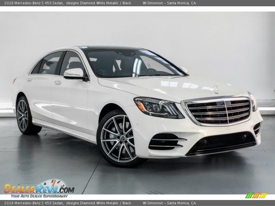 Front 3/4 View of 2019 Mercedes-Benz S 450 Sedan Photo #12