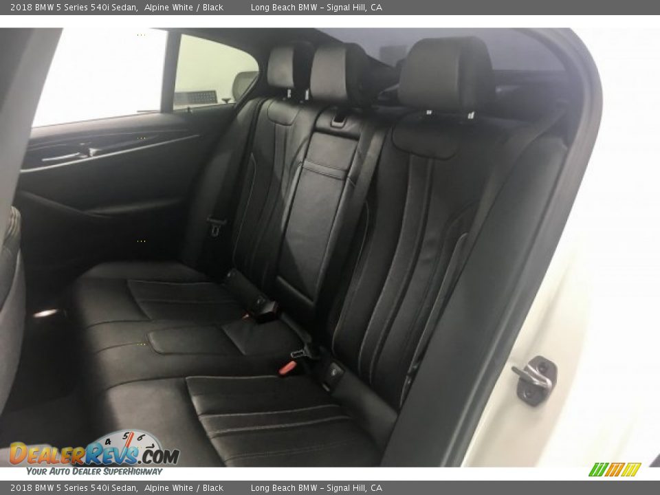 2018 BMW 5 Series 540i Sedan Alpine White / Black Photo #25