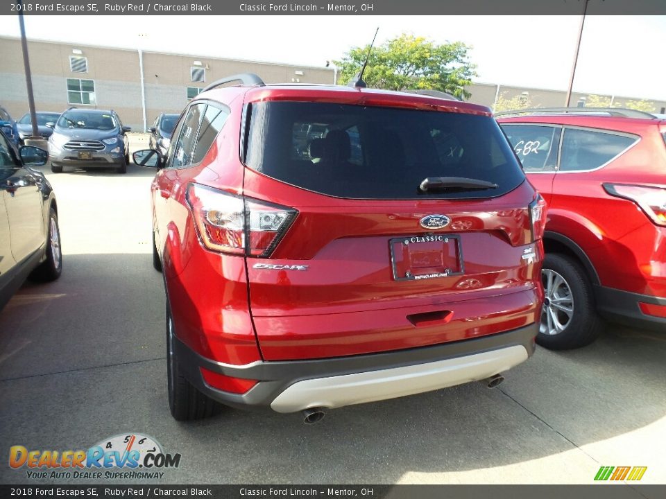 2018 Ford Escape SE Ruby Red / Charcoal Black Photo #3