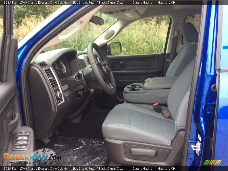 Black/Diesel Gray Interior - 2019 Ram 1500 Classic Express Crew Cab 4x4 Photo #8