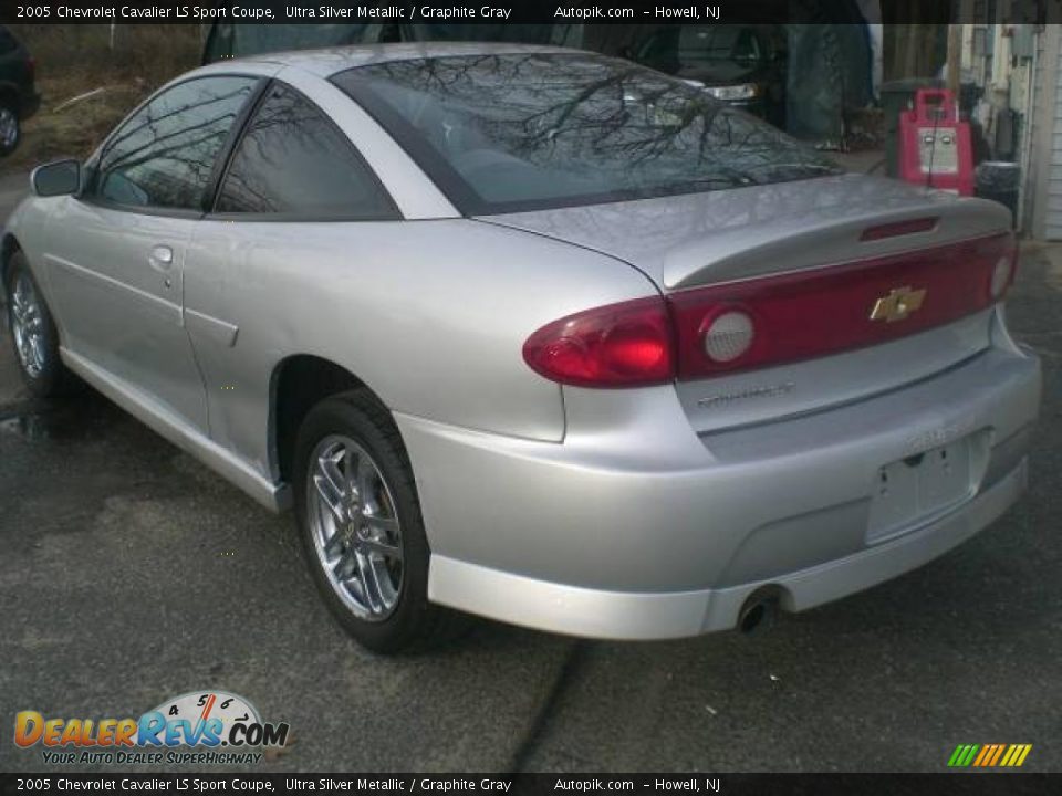 2005 Chevrolet Cavalier LS Sport Coupe Ultra Silver Metallic / Graphite Gray Photo #5