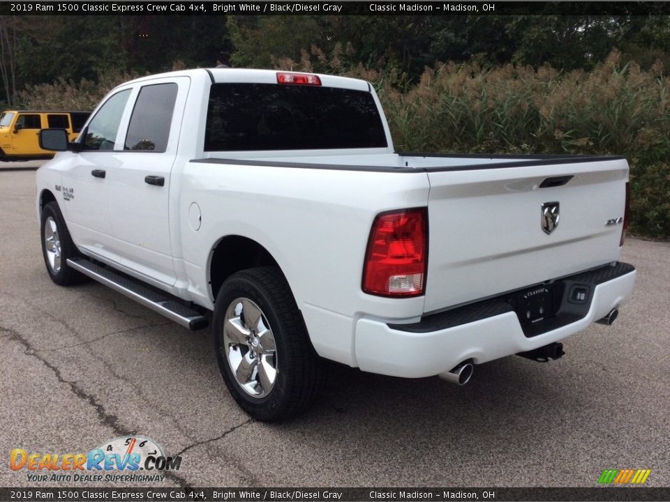 2019 Ram 1500 Classic Express Crew Cab 4x4 Bright White / Black/Diesel Gray Photo #4