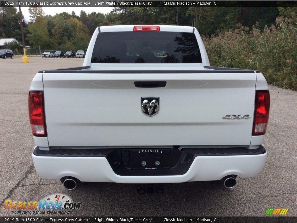 2019 Ram 1500 Classic Express Crew Cab 4x4 Bright White / Black/Diesel Gray Photo #5