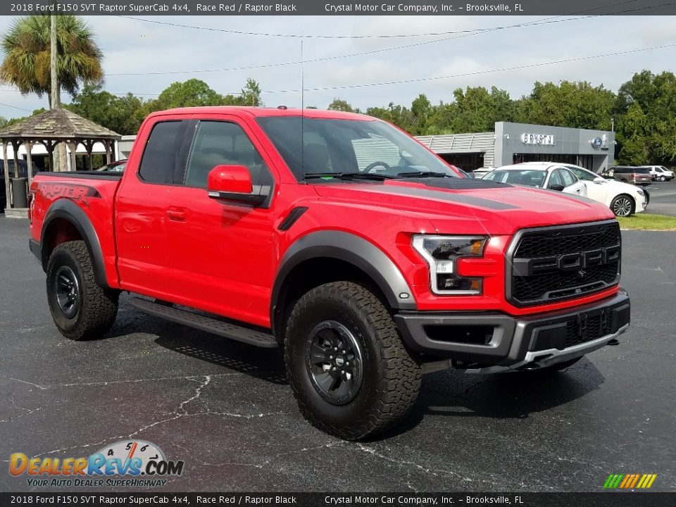 Front 3/4 View of 2018 Ford F150 SVT Raptor SuperCab 4x4 Photo #7