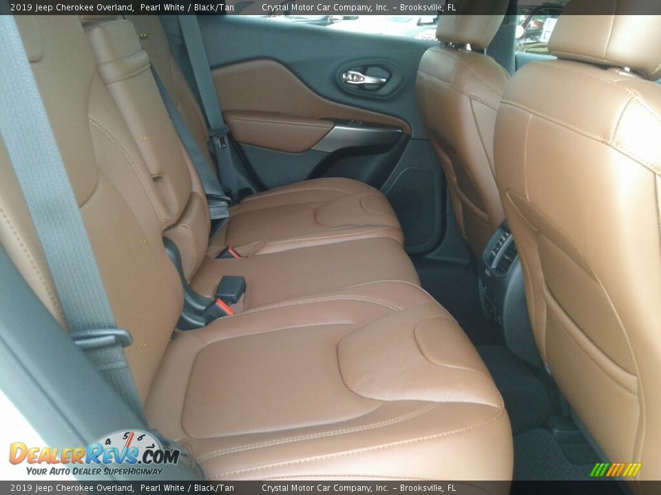 2019 Jeep Cherokee Overland Pearl White / Black/Tan Photo #12