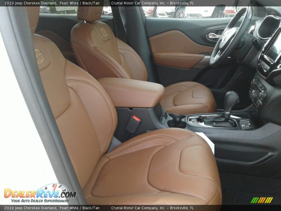2019 Jeep Cherokee Overland Pearl White / Black/Tan Photo #13