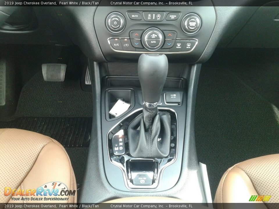 2019 Jeep Cherokee Overland Pearl White / Black/Tan Photo #17