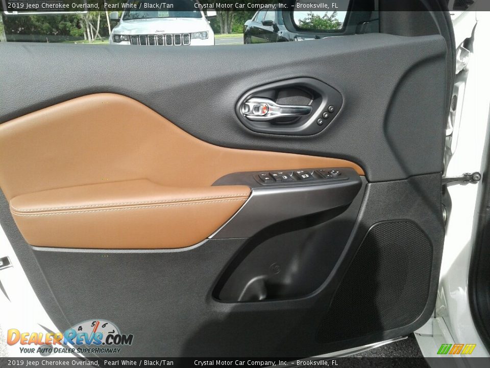 2019 Jeep Cherokee Overland Pearl White / Black/Tan Photo #19