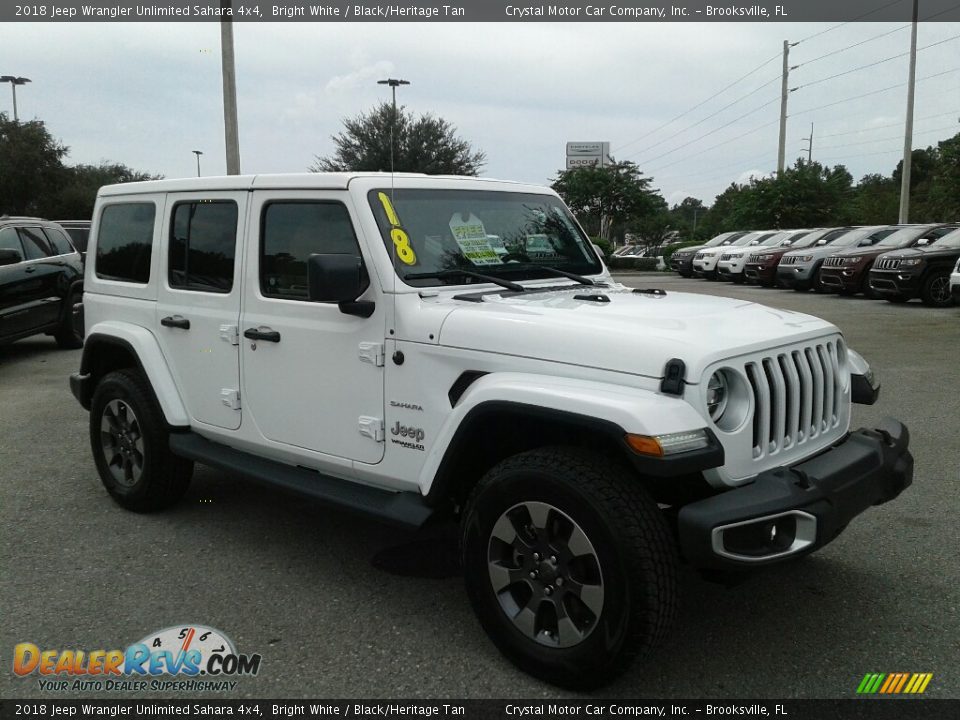 Front 3/4 View of 2018 Jeep Wrangler Unlimited Sahara 4x4 Photo #7