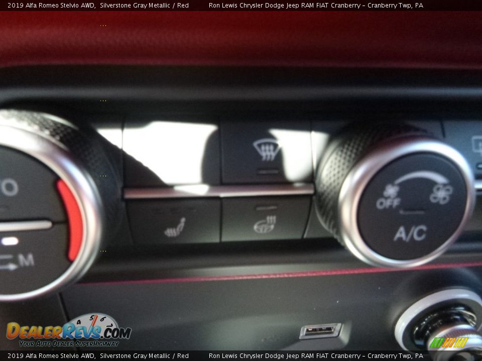 2019 Alfa Romeo Stelvio AWD Silverstone Gray Metallic / Red Photo #22