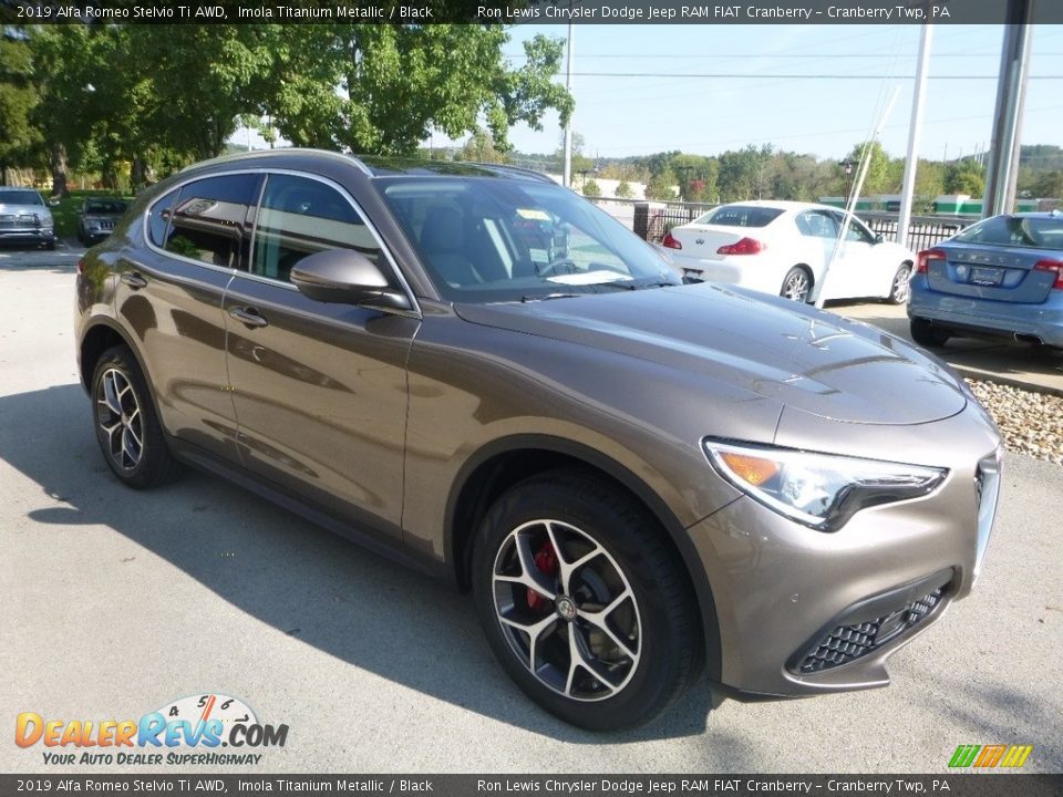 Front 3/4 View of 2019 Alfa Romeo Stelvio Ti AWD Photo #10