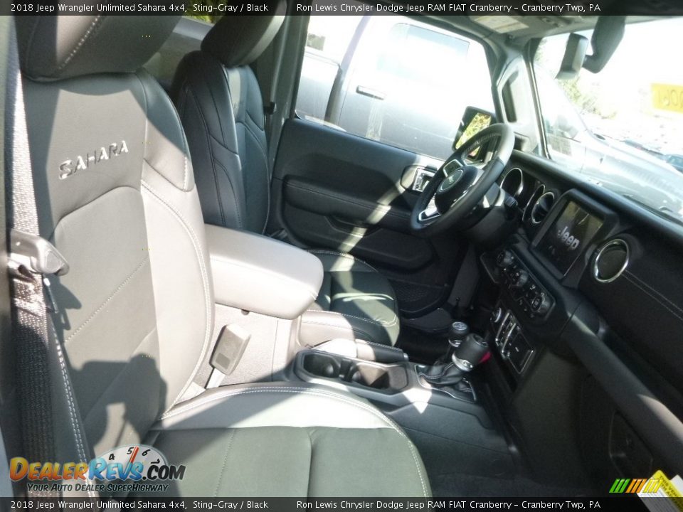 2018 Jeep Wrangler Unlimited Sahara 4x4 Sting-Gray / Black Photo #10