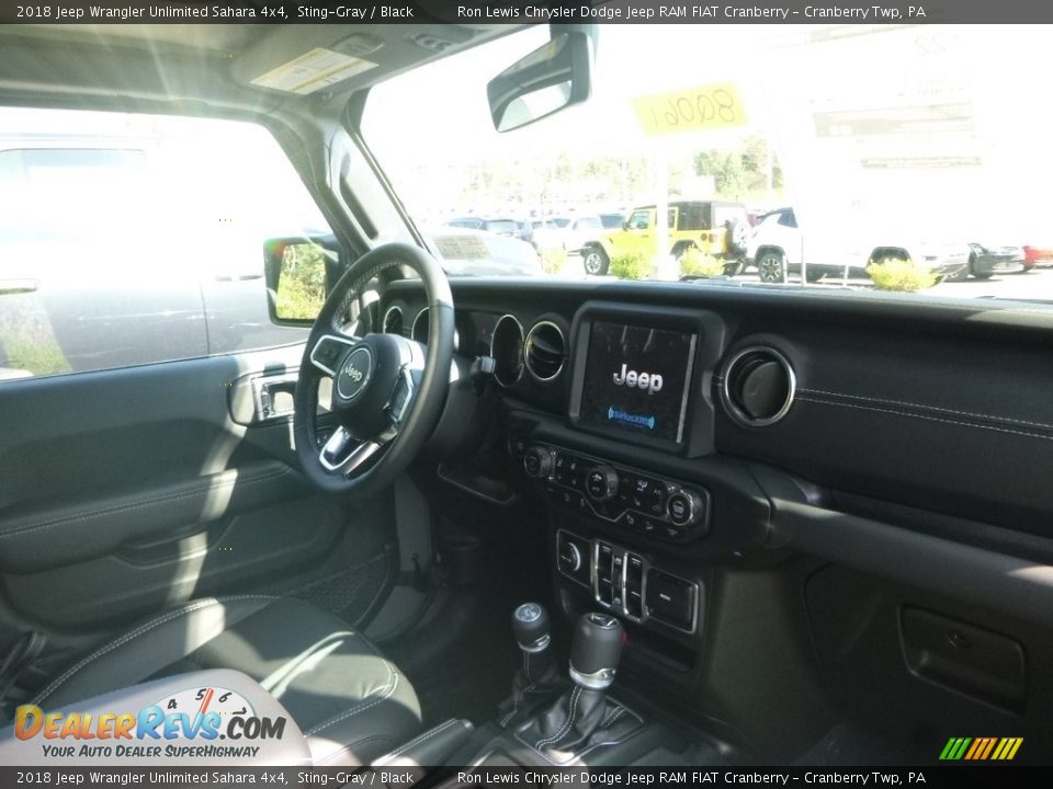 2018 Jeep Wrangler Unlimited Sahara 4x4 Sting-Gray / Black Photo #11