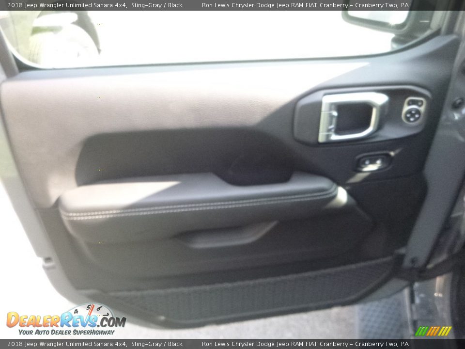 2018 Jeep Wrangler Unlimited Sahara 4x4 Sting-Gray / Black Photo #14