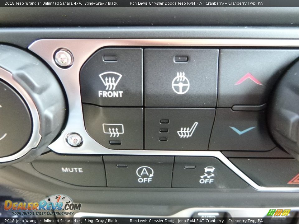 2018 Jeep Wrangler Unlimited Sahara 4x4 Sting-Gray / Black Photo #18