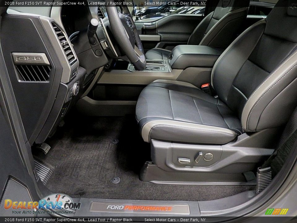 Front Seat of 2018 Ford F150 SVT Raptor SuperCrew 4x4 Photo #24