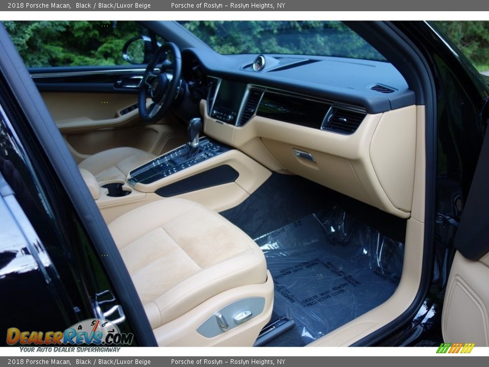 2018 Porsche Macan Black / Black/Luxor Beige Photo #16