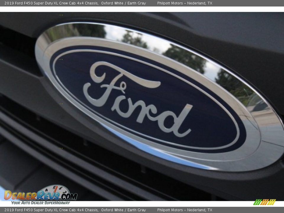 2019 Ford F450 Super Duty XL Crew Cab 4x4 Chassis Logo Photo #4