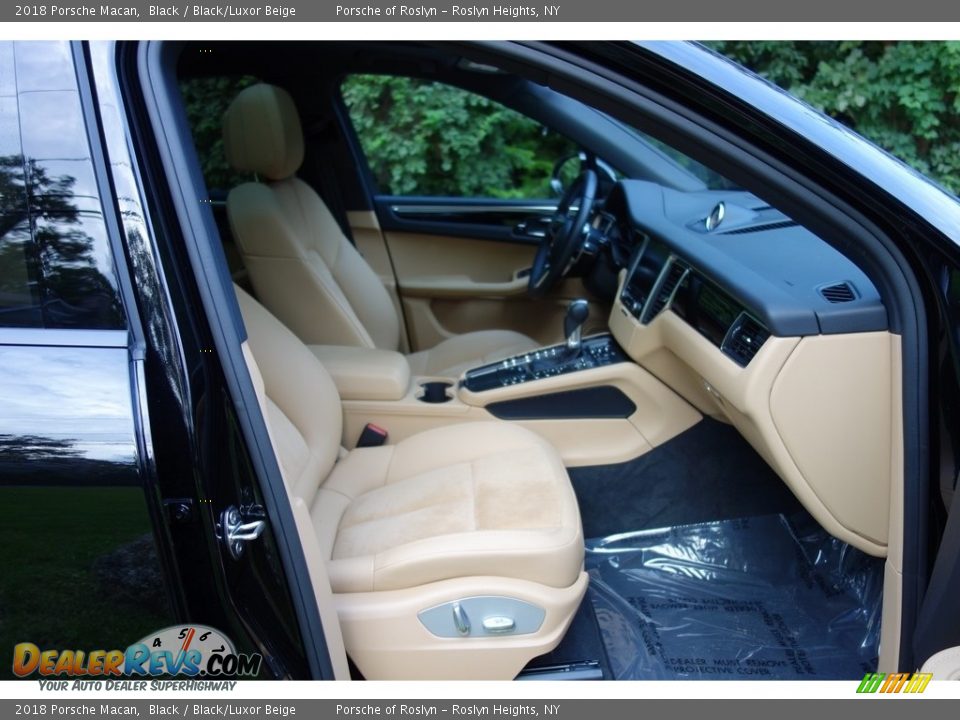 2018 Porsche Macan Black / Black/Luxor Beige Photo #18