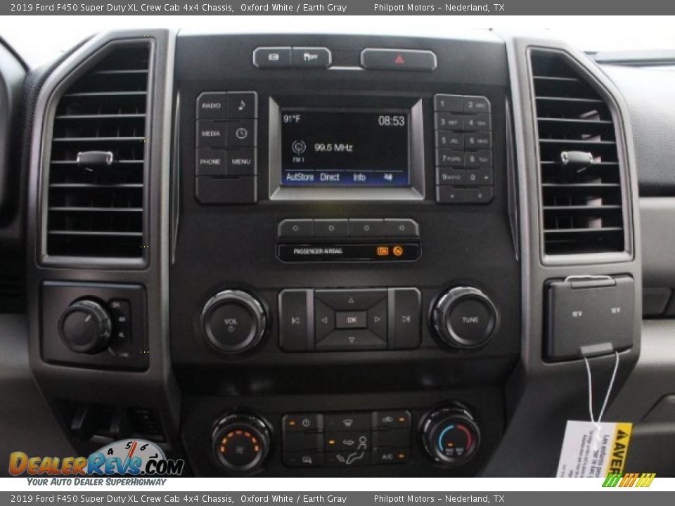 Controls of 2019 Ford F450 Super Duty XL Crew Cab 4x4 Chassis Photo #15