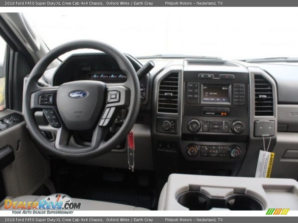 Dashboard of 2019 Ford F450 Super Duty XL Crew Cab 4x4 Chassis Photo #22
