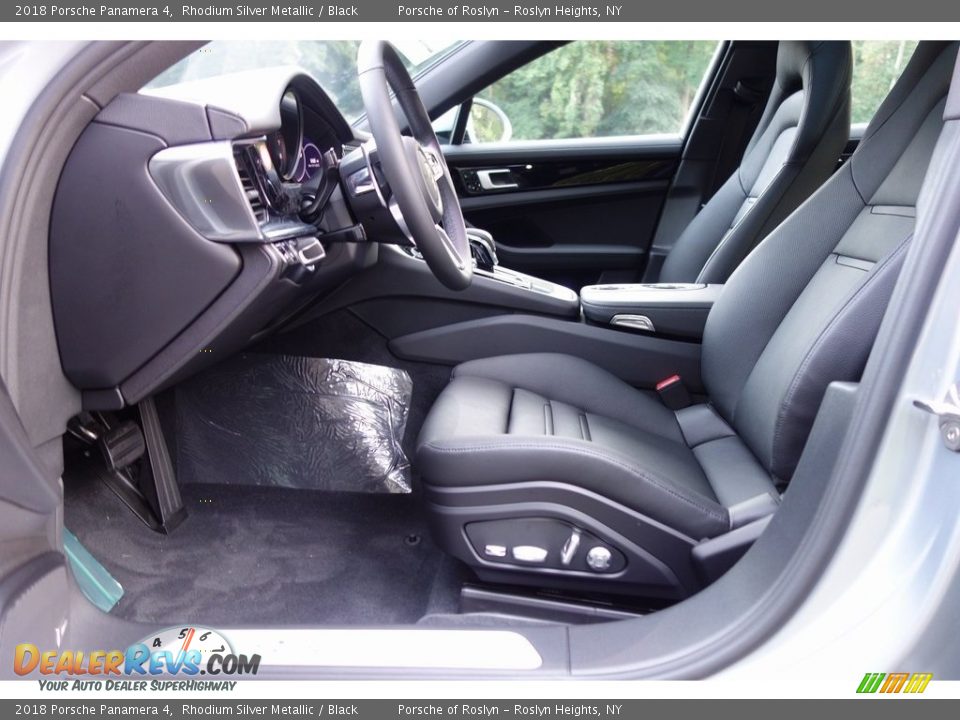 Front Seat of 2018 Porsche Panamera 4 Photo #12