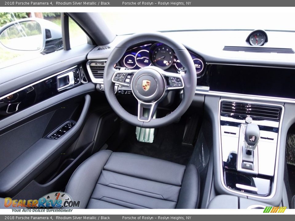 Dashboard of 2018 Porsche Panamera 4 Photo #13